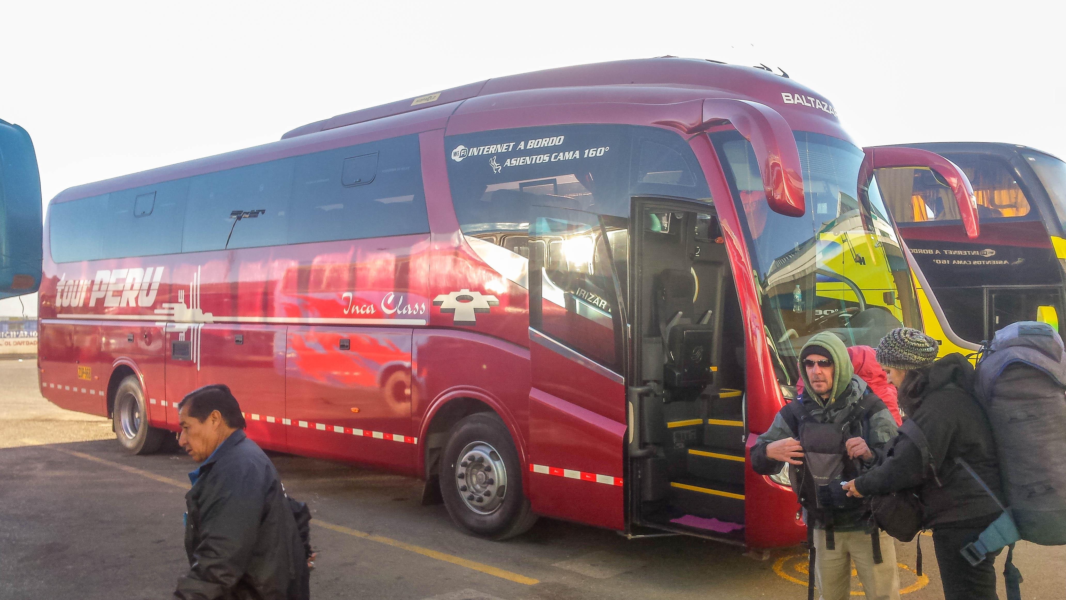 bus tour peru