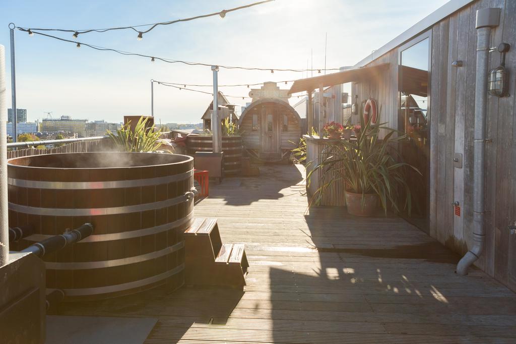 the jacuzzi's at the rooftop of the volkshotel - for guests only
